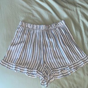 American Eagle - Ruffle Shorts